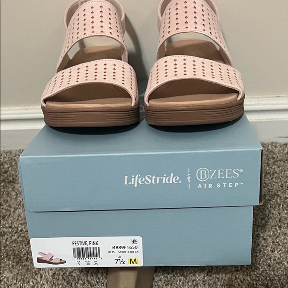 NWT Life Stride Bzees Air Step Peach Slingback Wedge Sandals - Picture 6 of 6